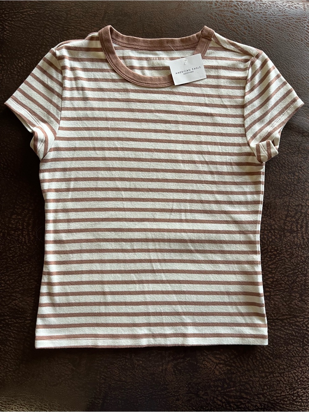 American Eagle Short Sleeve T-Shirt Size M Dark Dusky Pink NWT